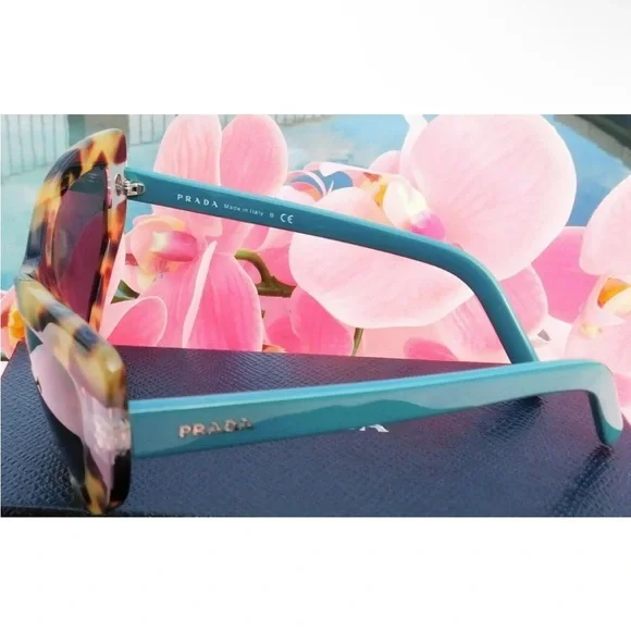 $352 Prada Medium Havana Catwalk Sunglasses Brown Blue Made  display picture 3